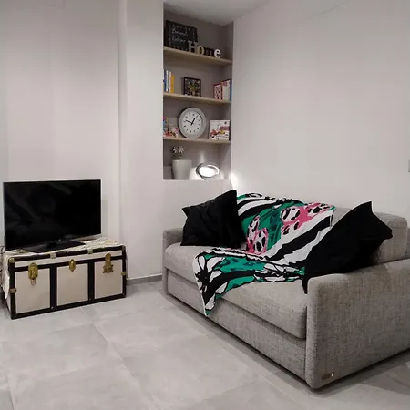 Civicocinque Adiacente Metro *