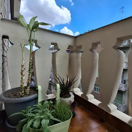 Civicocinque Adiacente Metro *