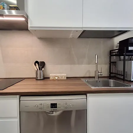 Civicocinque Adiacente Metro * Turín